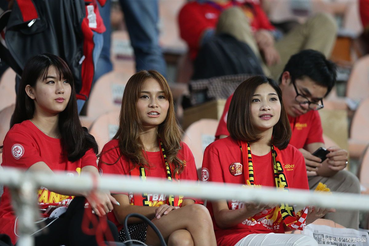 亚洲俱乐部足球赛事激发球迷热情