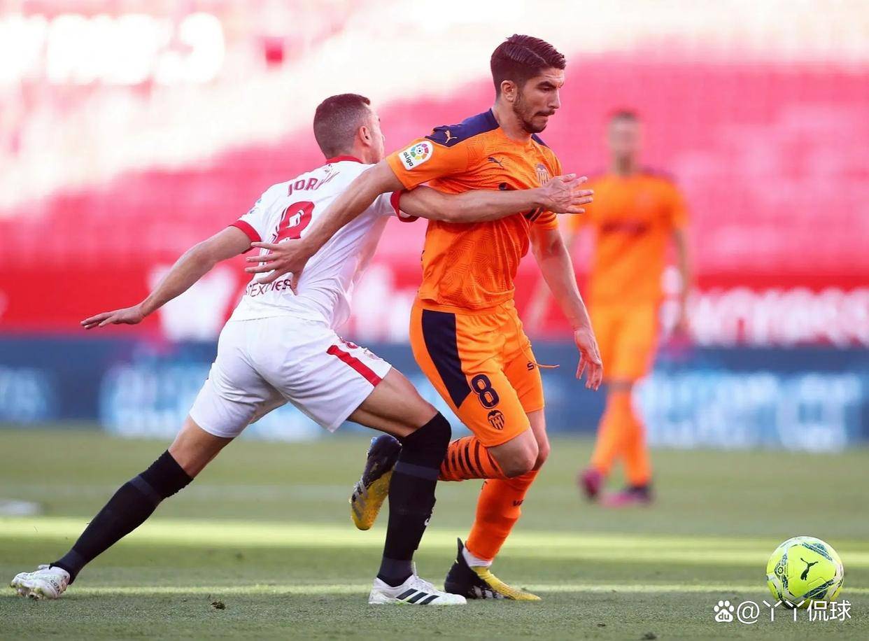 瓦伦西亚全队团结一心，排名不断攀升