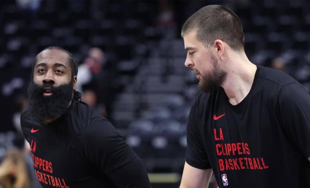 快船全明星受伤心情低落，球队需振作