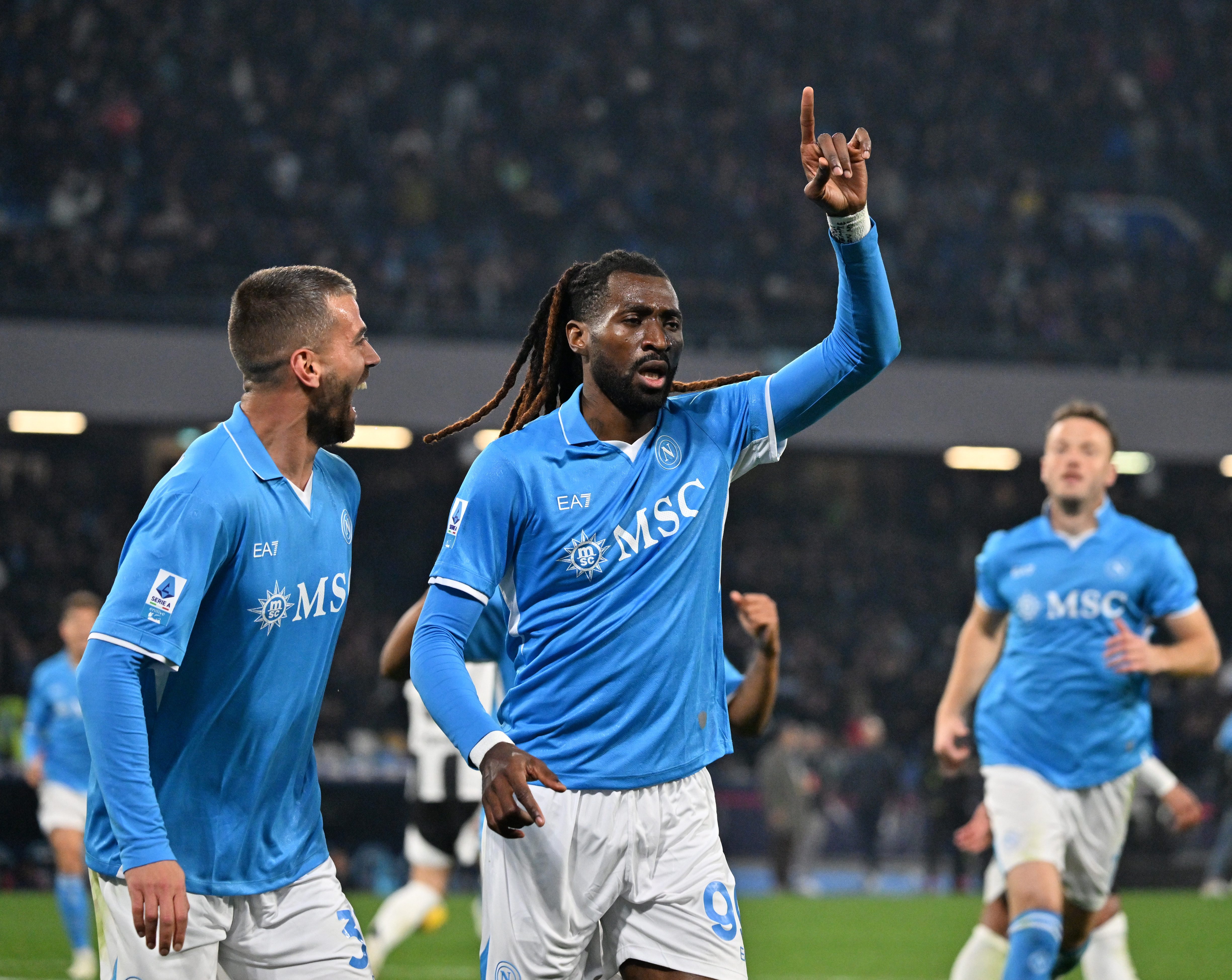 爱体育-那不勒斯球员脚下技术出色，助球队轻松取胜