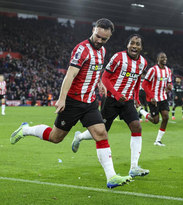 阿斯顿维拉大胜，逐渐调整状态