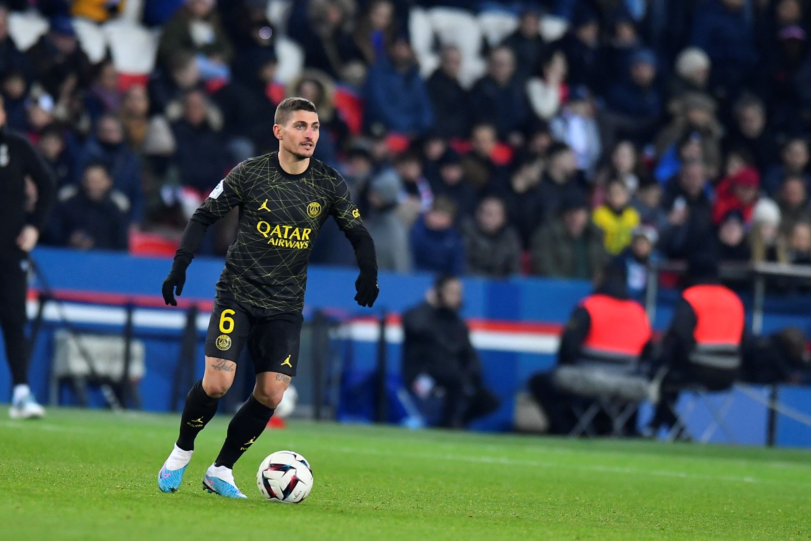 兰斯主场不敌瓦朗谢纳，积分榜下滑险象环生