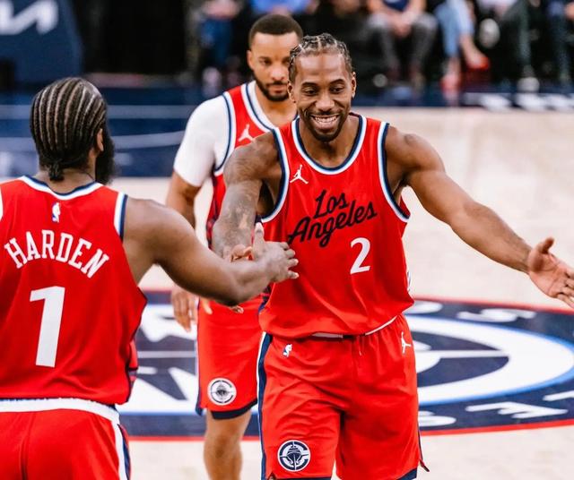 爱体育官网-快船外线组合气质非凡，球队持续保持不败