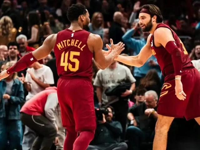 灰熊队击溃对手，坚守主场取胜