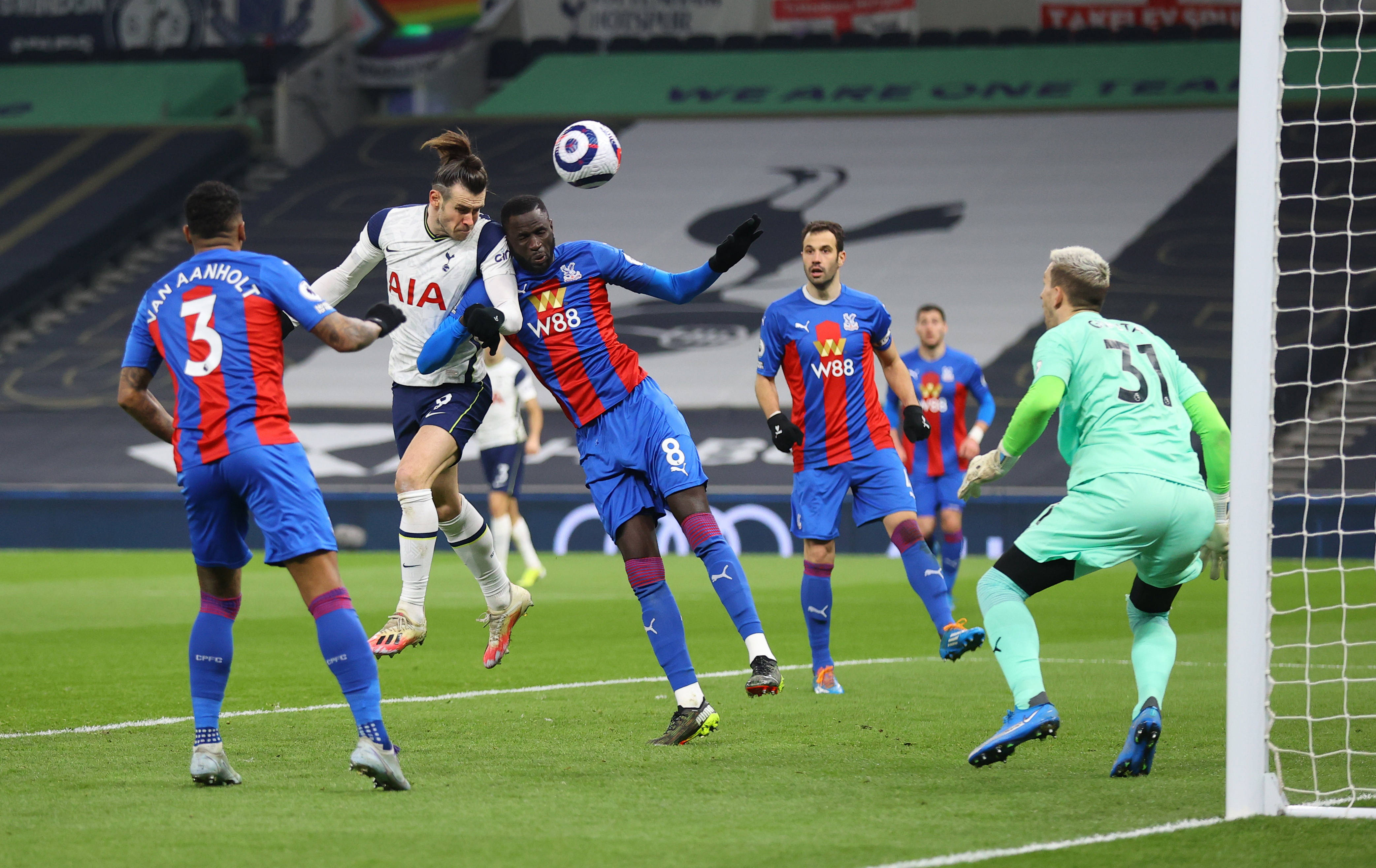 曼城中场组织能力突出，球队攻防整体表现出色