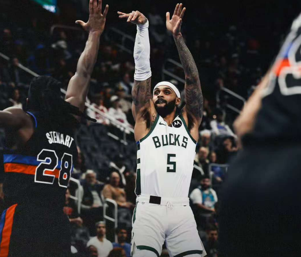 爱体育-雄鹿核心球员得分爆发，率领球队轻松击败对手