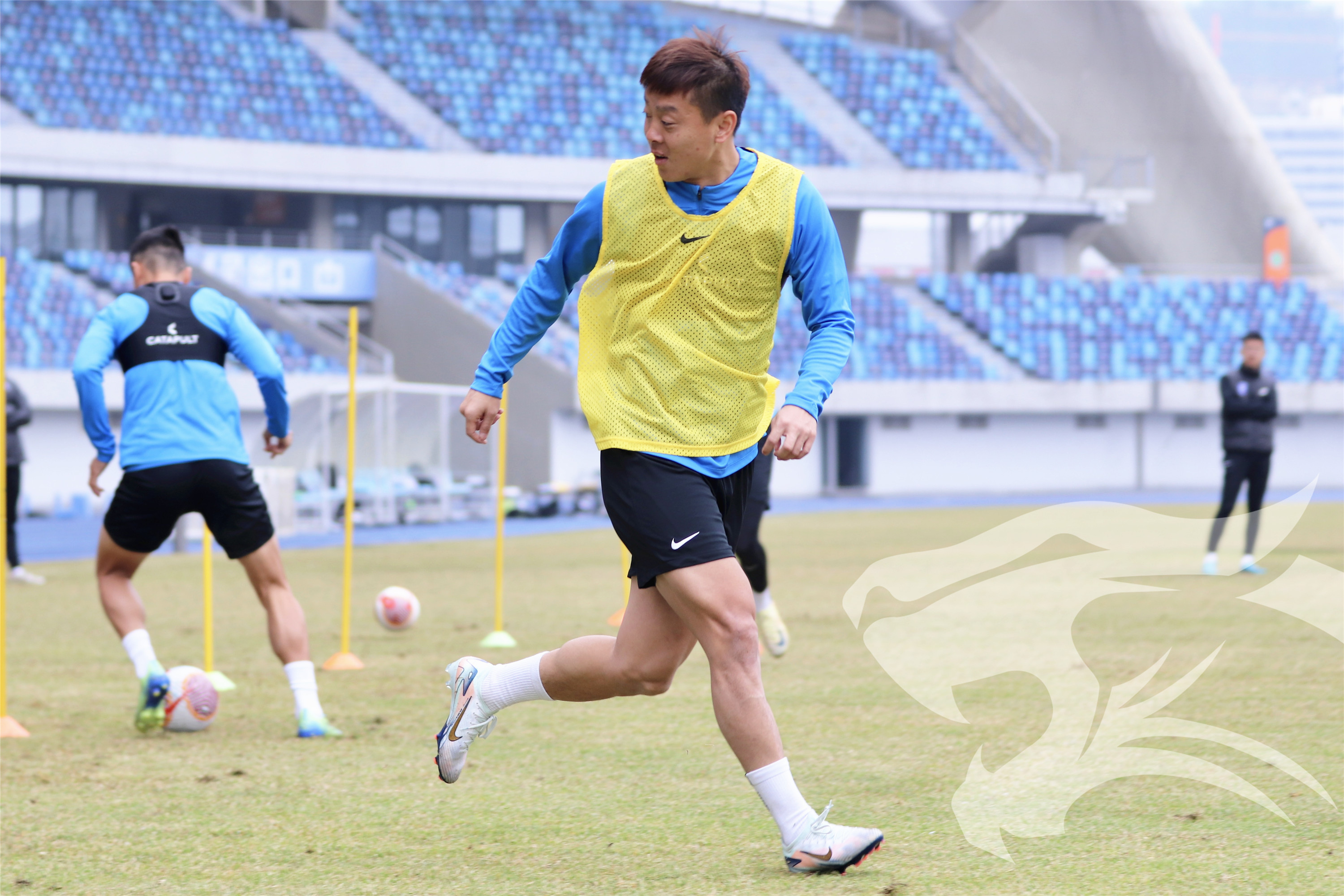 球队士气高昂，备战迎接亚洲足坛重要赛事