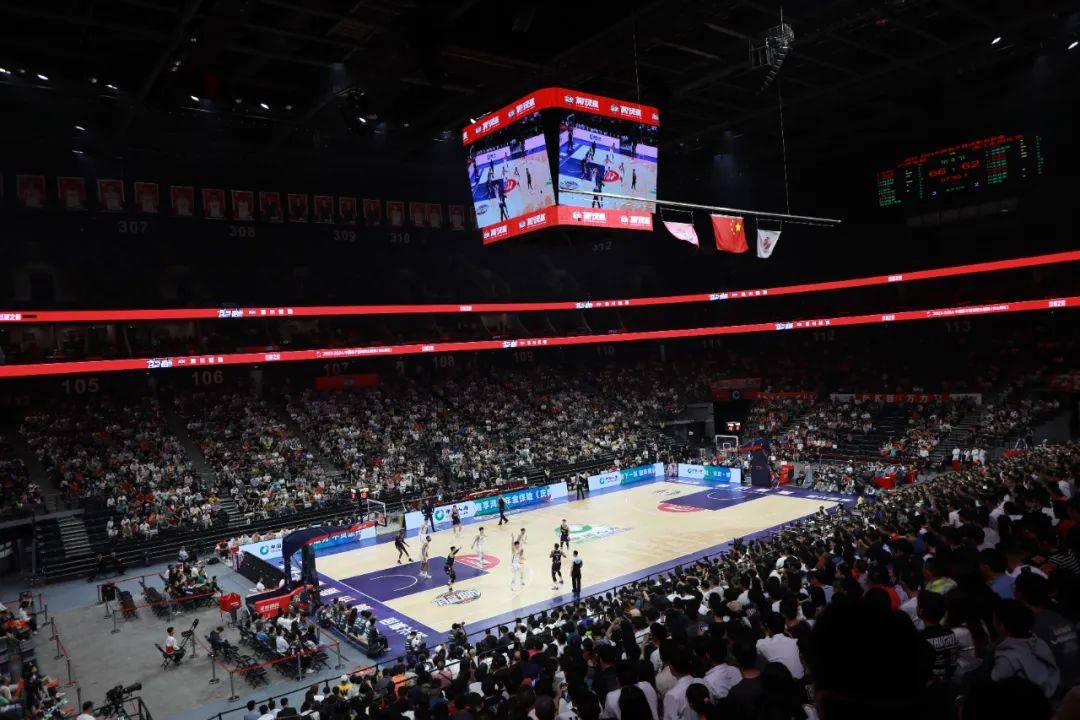 爱体育官网-主场助力正式启动，全新氛围引爆比赛现场