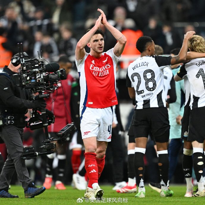 阿森纳2-1击败沃特福德，保持不败势头