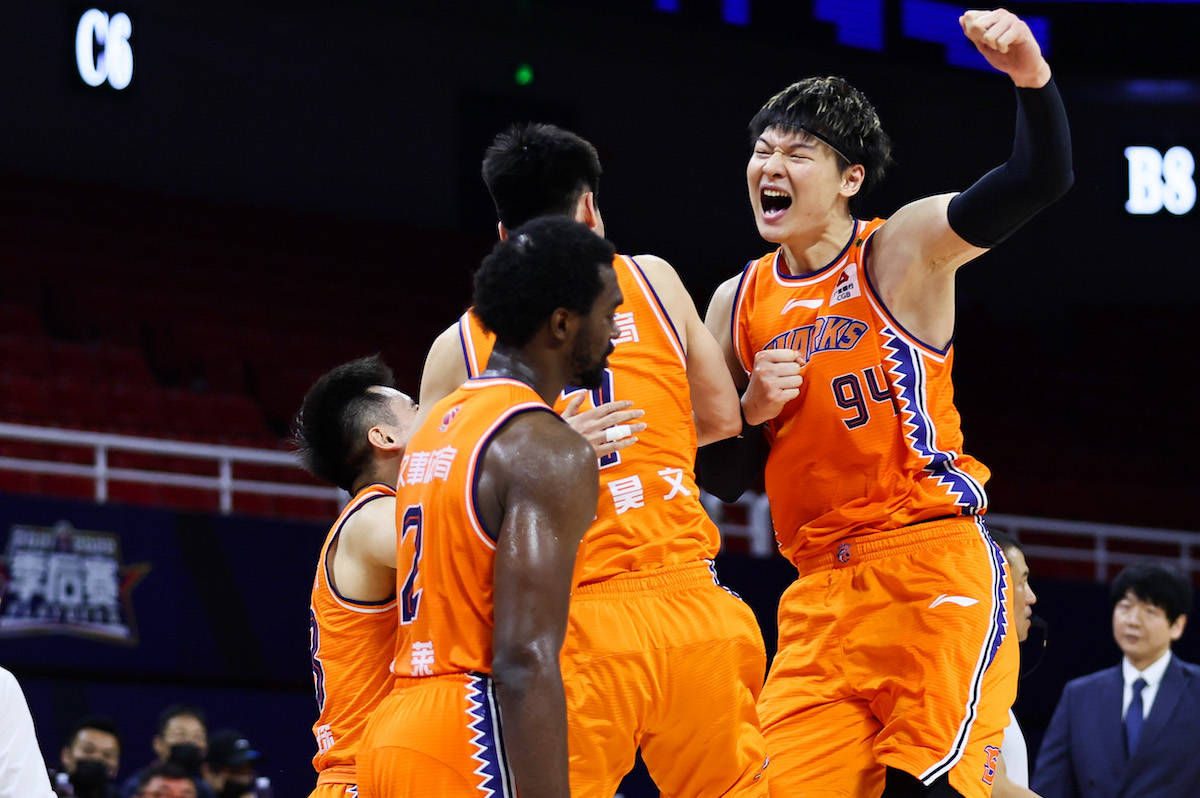 联赛比赛格局激烈，球队实力全面提升