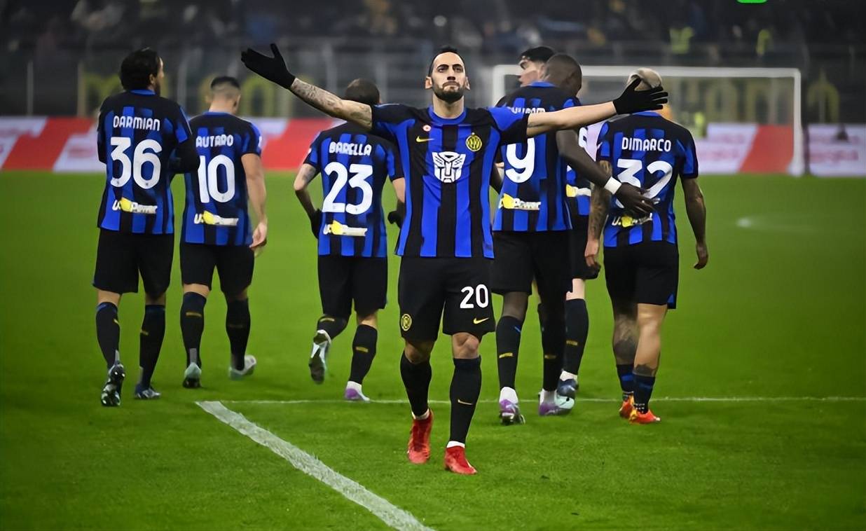 热那亚门将成名，抵挡各路射门