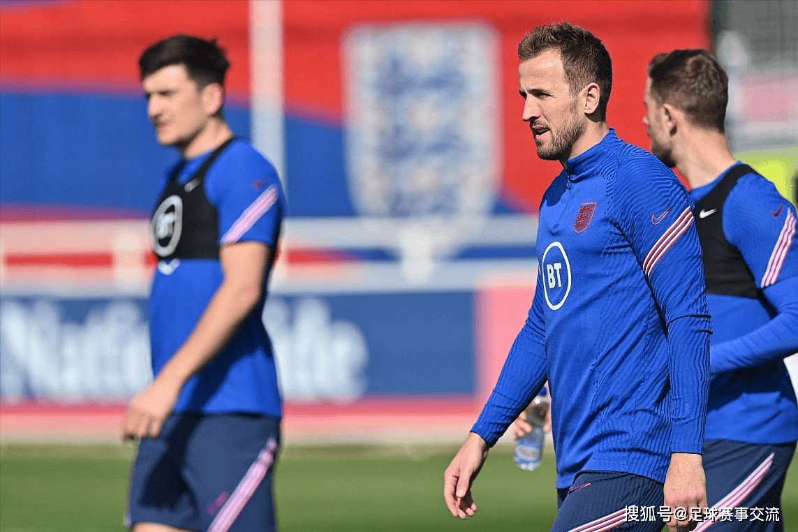 欧洲足球联赛激情四溢，球员精彩表现引发热议