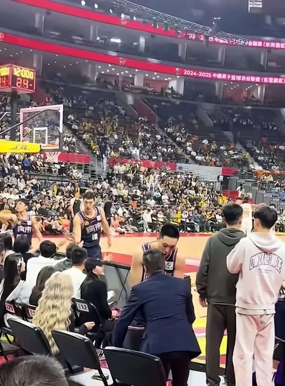 爱体育-让我们竭尽全力为心仪的球队加油鼓劲，共同见证胜利的时刻