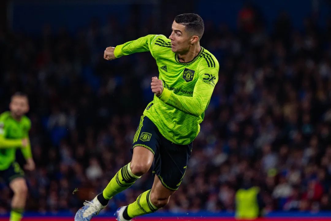 爱体育官方网站-皇家社会后卫关键封堵进攻，保持不败记录