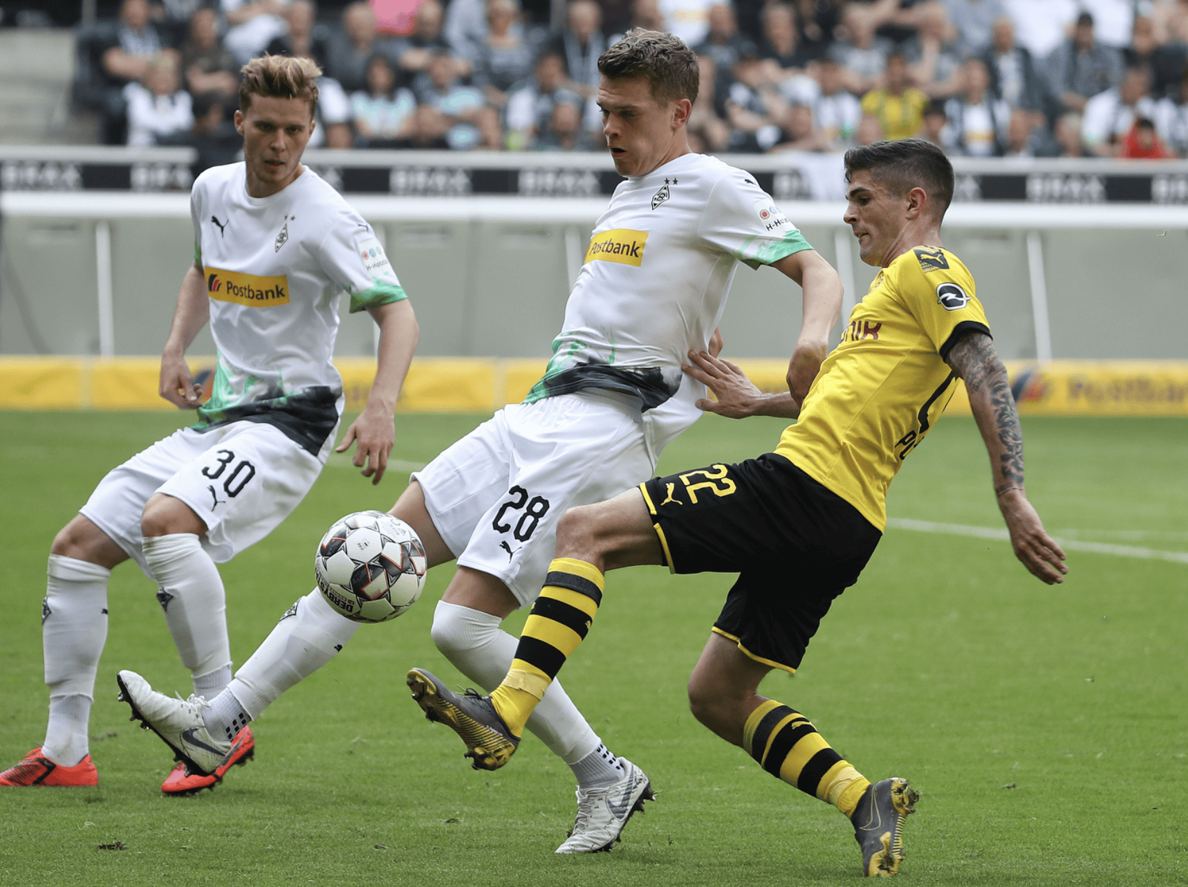 火爆对决!多特蒙德逼平莱比锡红牛,双方颗粒无收 火爆对决!多特蒙德逼平莱比锡红牛,双方颗粒无收