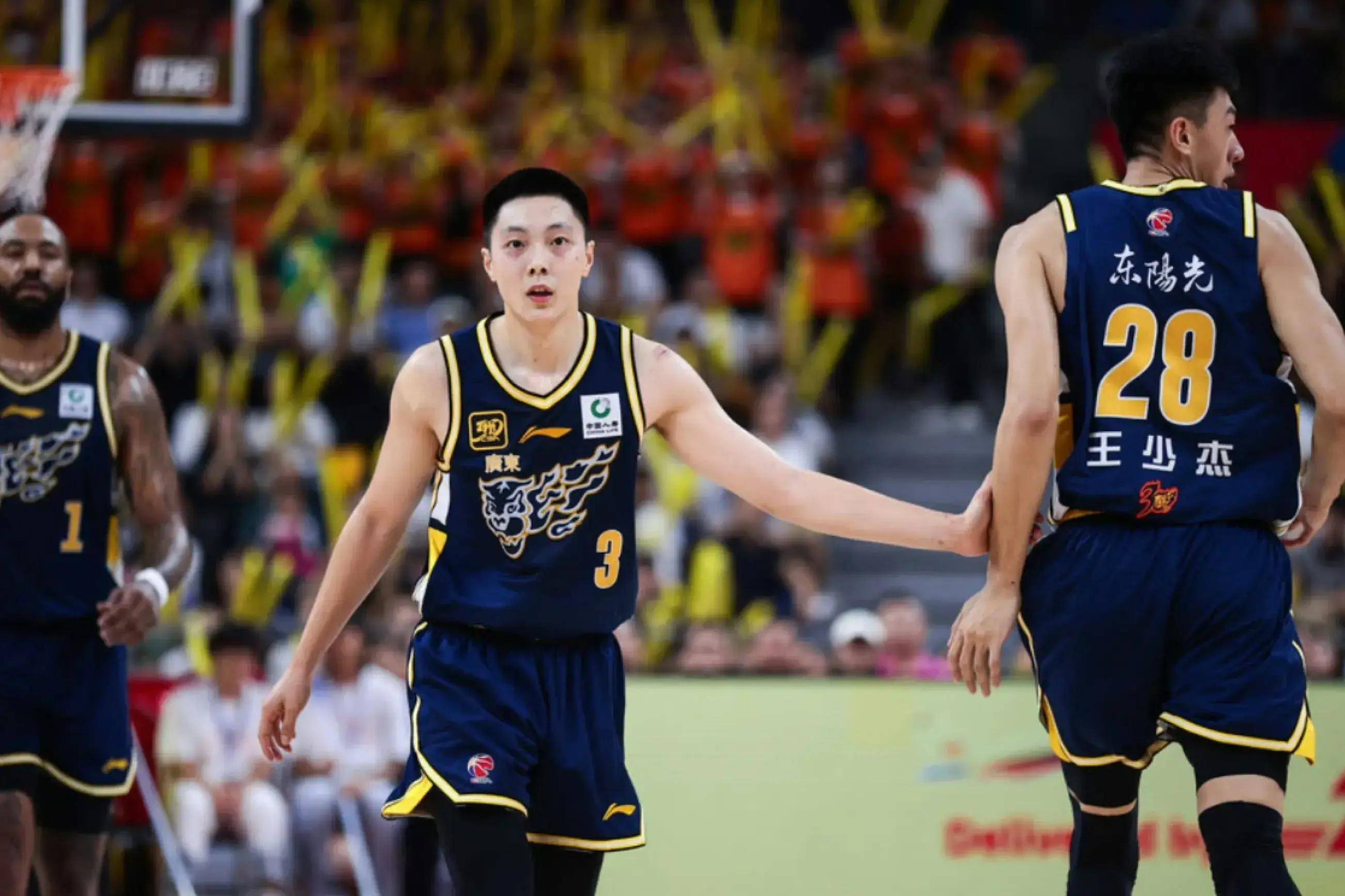 爱体育-广东队实力过人，轻松击败对手