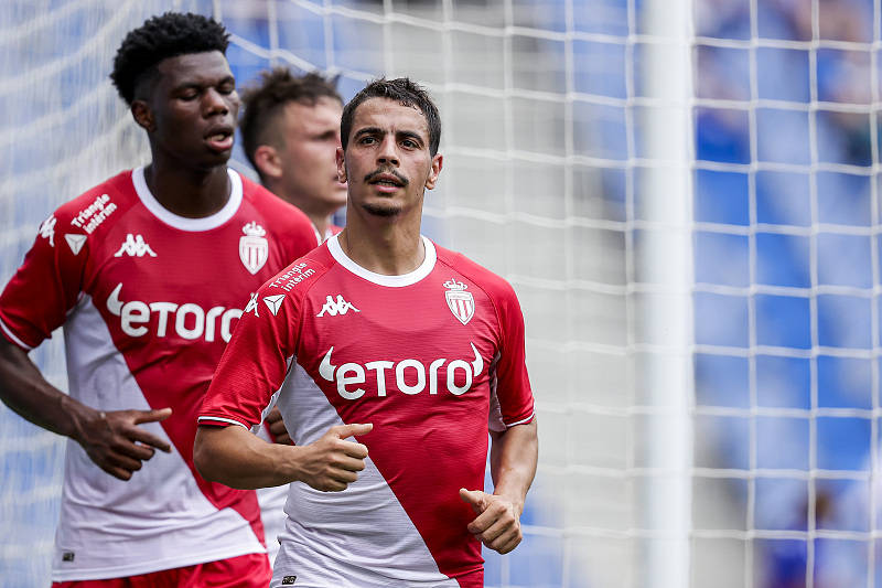 爱体育-摩纳哥法甲冠军奖杯展示仪式