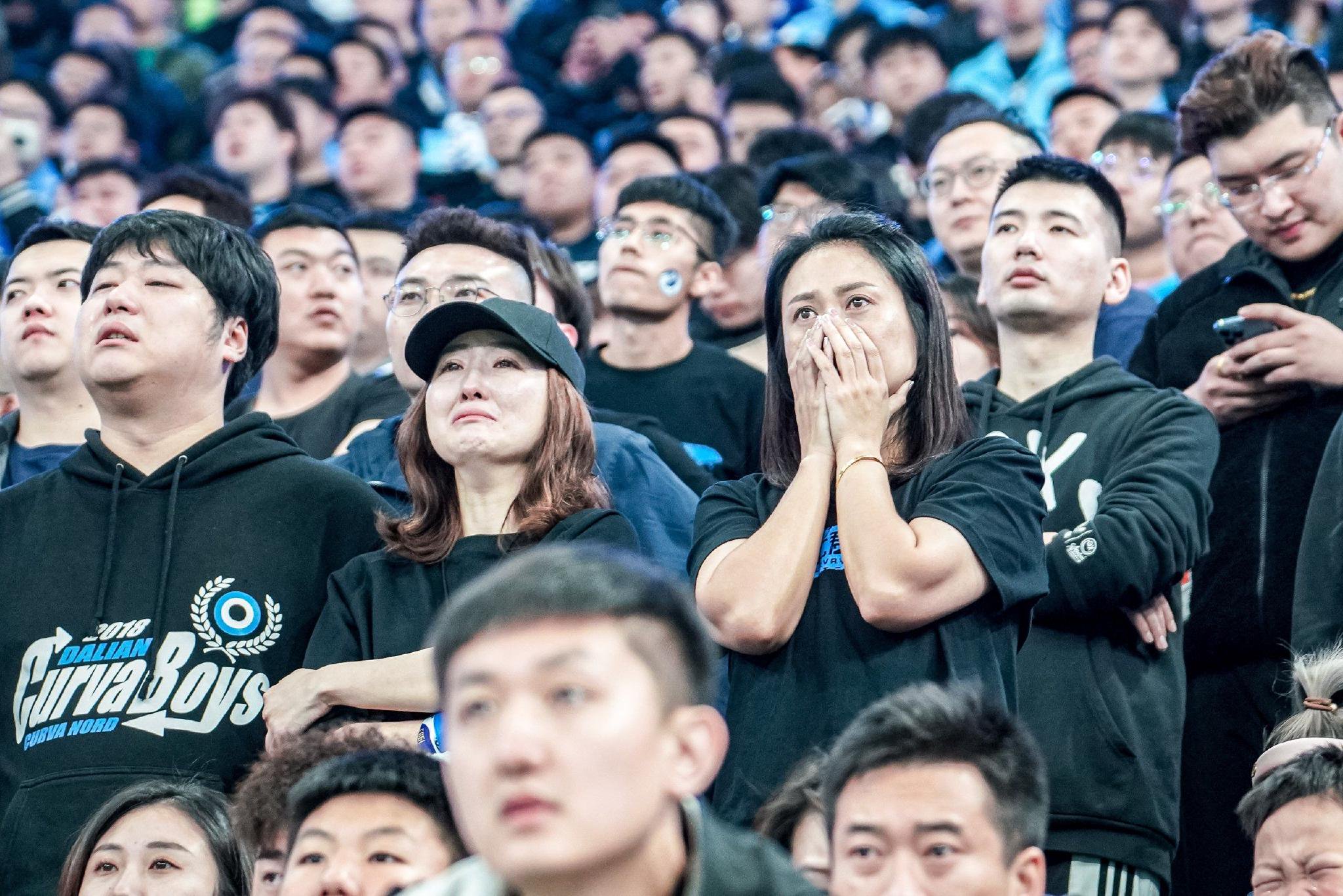 爱体育官网-精彩瞬间引爆现场气氛球迷热情高涨