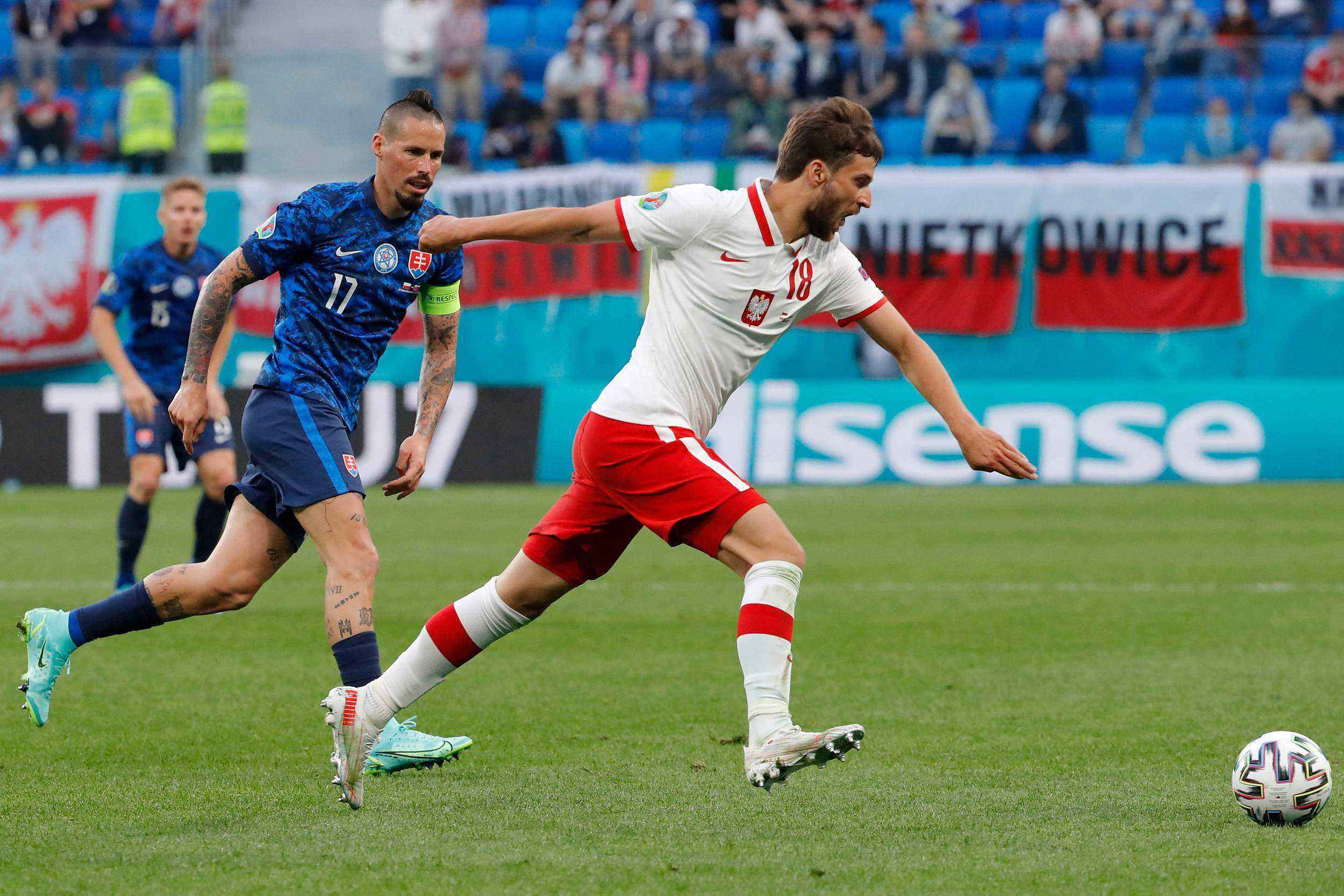 爱体育官方网站-保加利亚队大胜北马其顿，欧国联资格赛抢眼表现