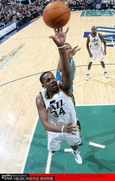 爵士开启神奇表现,压倒黄蜂获胜 爵士开启神奇表现,压倒黄蜂获胜