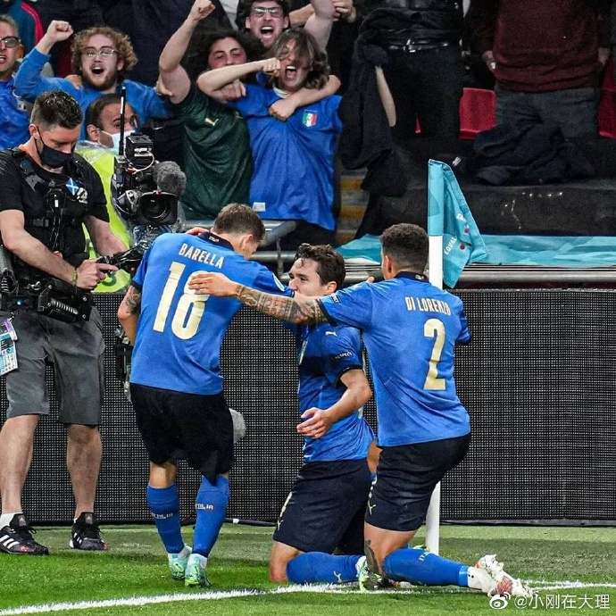 西班牙战胜意大利，晋级决赛